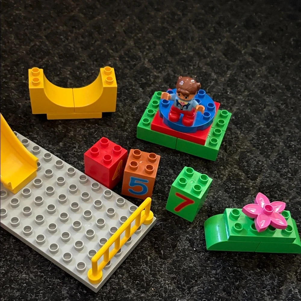 Lego Duplo Block Set Yellow Slide And Merry Go Round With Two figures